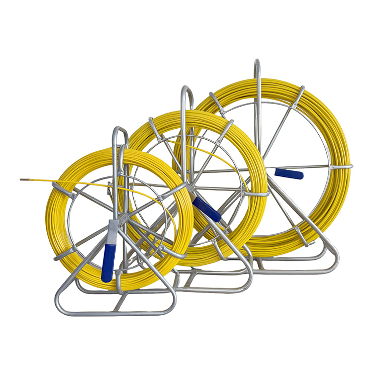 Small-diameter fiberglass duct rodder